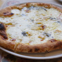 PIZZERIA　37 - クアトロフォルマッジ