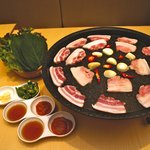 韓国家庭料理 ジャガルチ - サムギョブサル （野菜セット付き）