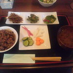 癒ニコ - 酵素玄米ランチの日替わりおかず3品つきのほうでございます