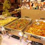 リオ - お食事は中央のテビチ料理をはじめ、「鶏肉の甘酢」も人気です！！