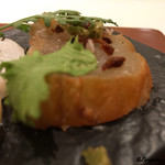 カーサ・デル・チーボ - 桜のチップで薫香をつけられた真鱈