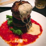 個室 ステーキ＆イタリアン Dining VT - マウンテン肉バーガー　～ラクレットチーズかけ～