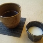 香季清流庵 - サービスの冷やし甘酒とそば茶