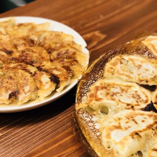 焼肉コース 餃子とホルモン焼肉食べ放題 飲み放題1分 とんこつ鍋と餃子 縁楽 四条 京都市営 居酒屋 食べログ 焼肉コース 餃子とホルモン焼肉食べ放題 飲み放題1分 とんこつ鍋と餃子 縁楽 四条 京都市営 居酒屋 食べログ