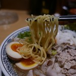 丸源ラーメン - 麺リフト