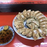 新ちゃん - 餃子4人前、必須です！