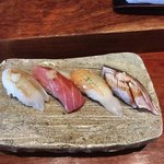 Sushi Yasukouchi - 雅！
                        鱸、中トロ、烏賊、鰹のタタキ！
                        中トロネタにあつみがあります！このネタに中では1番！