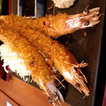 築地 本丸 - お皿からはみ出しそうです