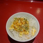 ラーメン 厚木家 - 卵まぶしです♪(*≧∀≦*)