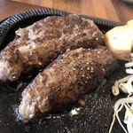 Nikuto Wain Haneushi - ハンバーグ。肉肉しいっす。