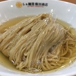 飯田商店 - 濃厚昆布鰹水出汁に浸かった自家製麺