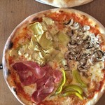 La Piazza - 255 ハム・マッシュルーム・アーティチョーク・ハラペーニョ ピッツァ