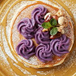 足羽山デッキ - 紫芋と自家製はちみつナッツのパンケーキ