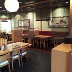 一番どり - 見渡しの良いスッキリとした店内に改装しました。