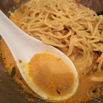 中華ノ麺 シンフウ - 冷やし担担麺の麺とスープ