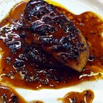 シェ・ヒャクタケ - フォアグラのソテーマッシュルームソース、黒トリュフの風味