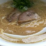 Hakata Ramen Karakiya - 側面アップ