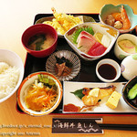 海鮮丼 魚しん - 