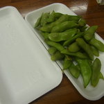 新潟本町 鈴木鮮魚 - 甘みと香りの違う黒崎茶豆。