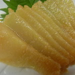 新潟本町 鈴木鮮魚 - 特有の香りが日本酒と非常に合います。