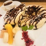 PLUFFY CAFE - 