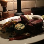 カルネジーオ イースト - 