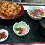 海鮮茶屋 活き活き亭 富士見店 - 「車えびかき揚丼」！丼はサイズの割には量が・・・