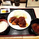とんかつ荘 フジマル - ミンチカツ定食