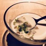 TTOAHISU - ＊中には「コーヒーのパンナコッタ」「カラスミ」「ローストナッツ」などが入っています。 ヴィシソワーズ自体も濃厚ですので、すべて併せていただくとより美味しい。