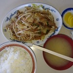 松月 - 肉野菜定食９５０円