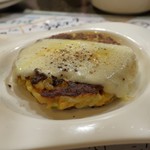 トリワイン ＰＩＫＯＳＨＨＨＵ - ドライカレーの焼リゾット