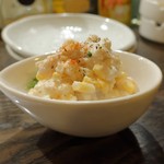 トリワイン ＰＩＫＯＳＨＨＨＵ - 未来コーンとホワイトコーンの鶏の一夜干し和え