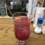 CAFE&キッチン M - イチゴソーダー 750円