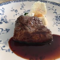 レストラン シェ・リュイ - Aコース
                  牛ロース肉のロースト 赤ワインソース