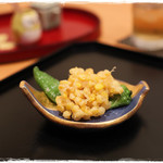 和の菜彩 さとう - 揚げ物（もろこしの唐揚げと万願寺とうがらしの素揚げ）