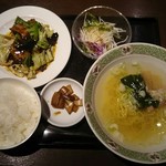 笑安記 - 「午飯（ウーハン）定食」720円。