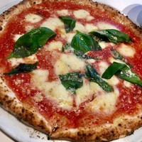 カンブーザ - Pranzo B ¥3240のピッツァ
                マルゲリータのピッツァ