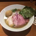 亀戸煮干中華蕎麦 つきひ - 特製中華そば 950円