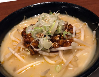 呑み喰い処 新や - 肉味噌とんこつラーメン