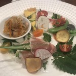 Kaferesutoran Haru - 前菜（生ハム・エスカベージェ、サーモン、魚のムース、キッシュ）