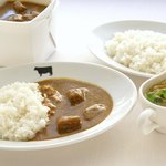 37 CURRY - お勧めは21日熟成ブラックアンガスビーフカレー。イートインとテイクアウトで御楽しみ頂けます！