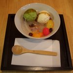 山口妙香園 - クリームみつ豆：バニラと抹茶のアイスがのったフルーツみつ豆です。あんみつもあります。