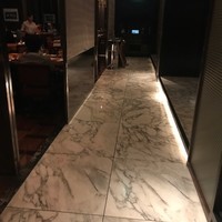 イタリアンダイニング ケシキ - 床は大理石