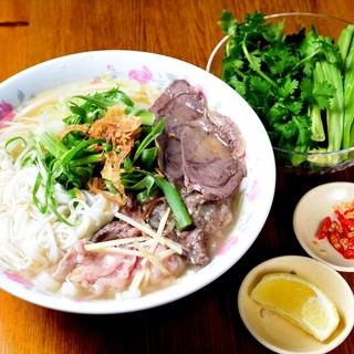 使用从越南采购的食材和调味料。请品尝正宗的味道!