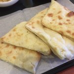 ビスターレビスターレ - チーズが美味しいチーズナン！