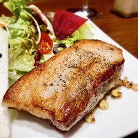 ブラッスリー エディブル - 山形豚のコンフィ
                脂身がとっても美味しい！！