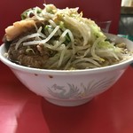 ラーメン二郎 - 小豚野菜からめニンニク少な目