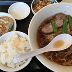 香湯ラーメン ちょろり - 850円で素晴らしい充実