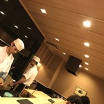 はらまさ - 広くてきれいな店内