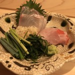 はらまさ - ヒラメとキンメの刺身のアップ